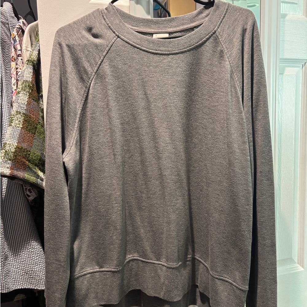 a new day Women's Gray Long-Sleeve Crewneck Sweatshirt